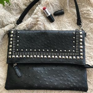 🔥Black studded handbag with diamond detail🔥